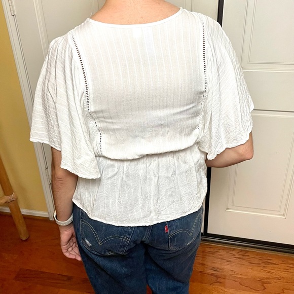 Francesca’s Alya White Blouse Boho Peasant Style Peplum Top Size XS - Picture 10 of 10